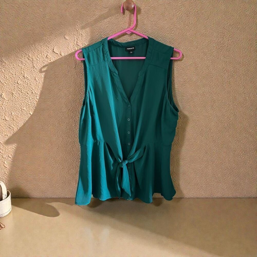 Torrid Size 1 Teal Sleeveless Tie-Front Blouse | Button Front Flowy Top